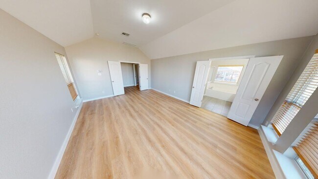 Building Photo - Elegant home in Pflugerville with great fe...