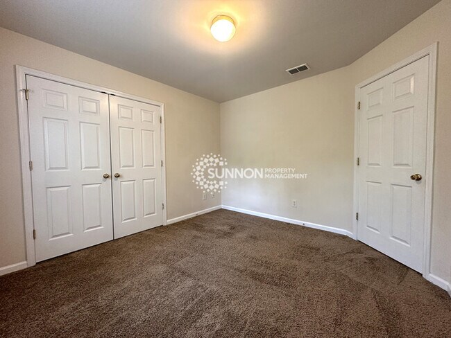 Building Photo - 4 Bed 2.5 Bath in Old Stone Crossing