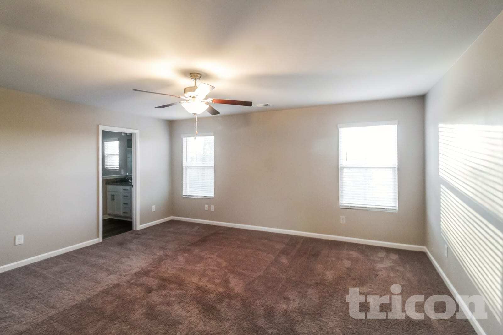 Building Photo - 2867 McKenzie Dr