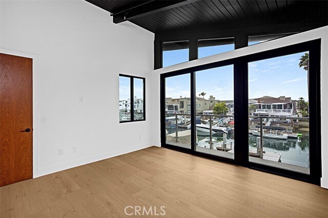 Building Photo - 4017 Channel