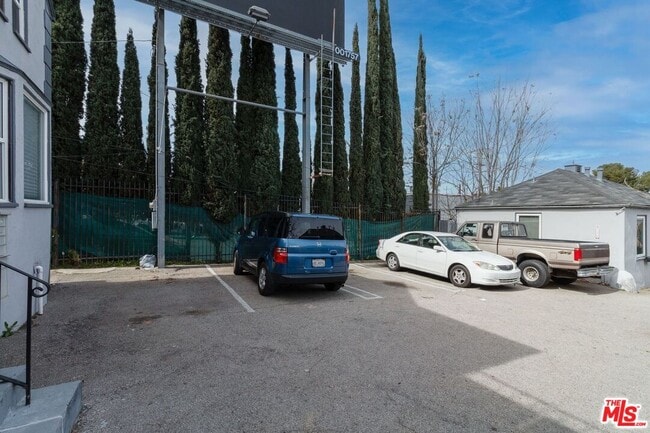 Building Photo - 11472 Ventura Blvd
