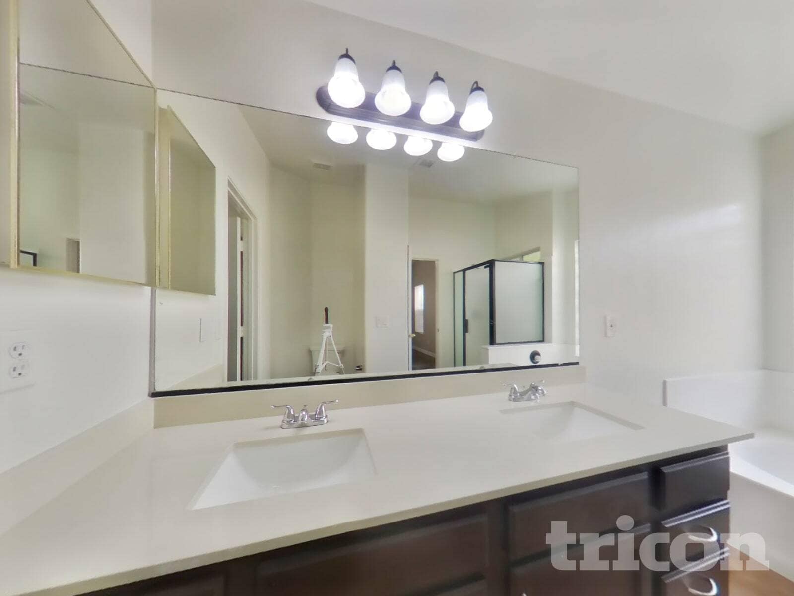 Building Photo - 12618 W Cambridge Ave