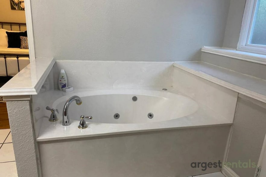 Building Photo - 4143 Norway Ln