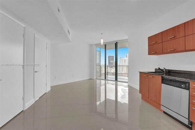 Building Photo - 350 S Miami Ave