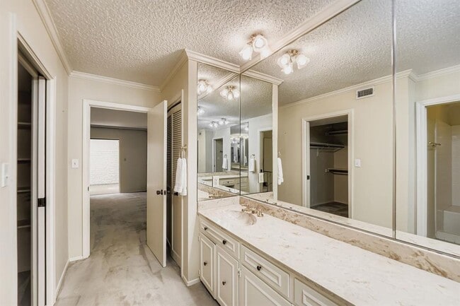 Building Photo - 8104 East Ct