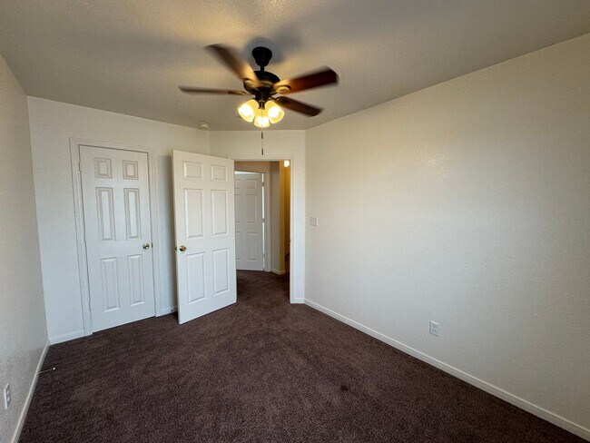 Building Photo - 3805 Ys Pak Ct