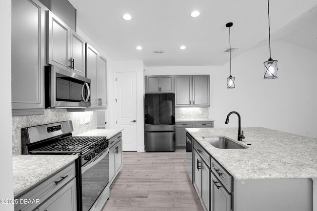 Building Photo - 207 Hang Loose Wy