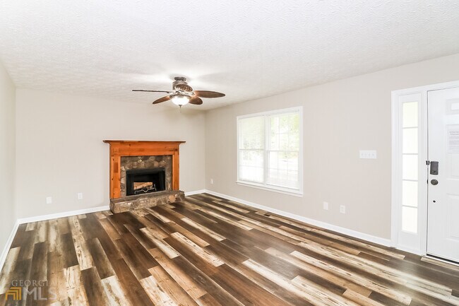 Building Photo - 260 Austin Dr