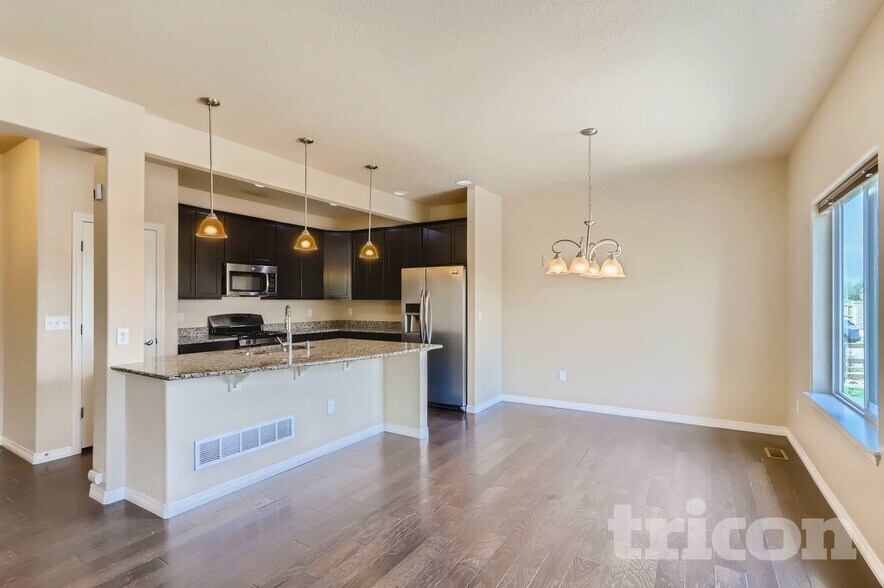 Building Photo - 688 Arches Ct