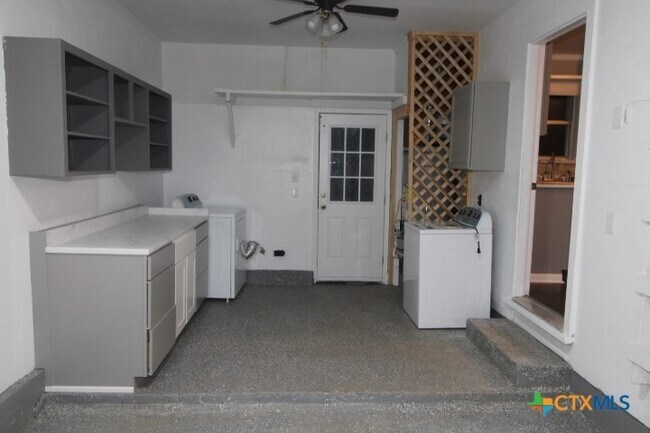 Building Photo - 2104 Brantley Ave