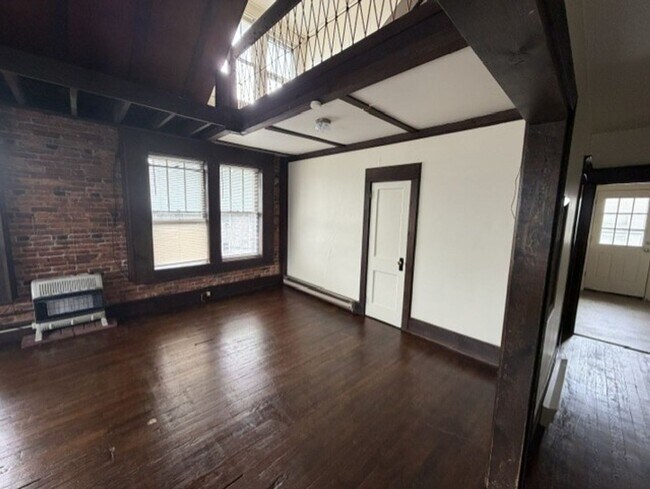 Building Photo - 1500-1502 Bridge St