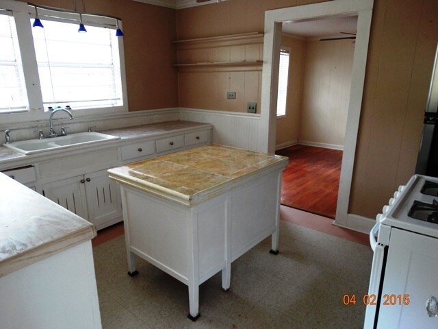 Building Photo - 224 Holly Hill Rd