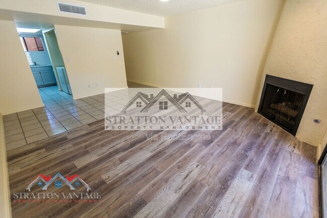 Building Photo - 2165 E University Dr