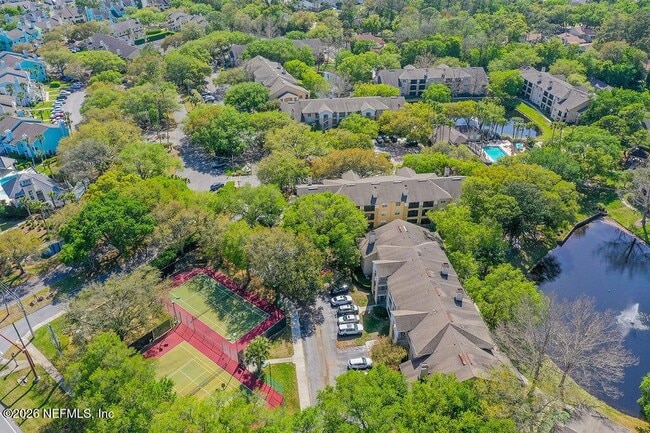 Building Photo - 19 Arbor Club Dr