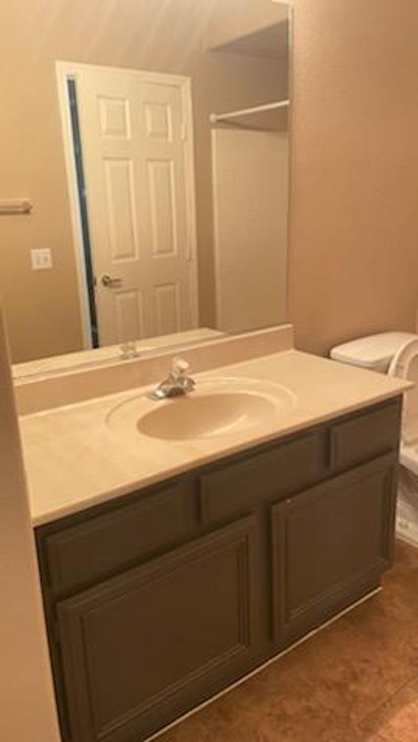 Building Photo - 1 br, 1 bath House - 7139 S. Durango Dr #215