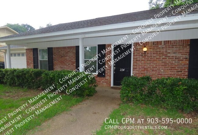 Building Photo - 224 Mobile Dr