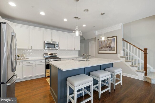 Building Photo - 10214 Nuthatch Dr