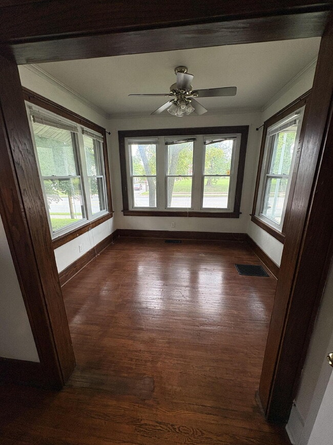 Building Photo - 4 Bed House Available!