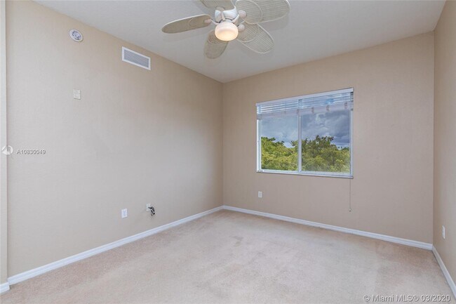 Building Photo - 3600 Oaks Clubhouse Dr