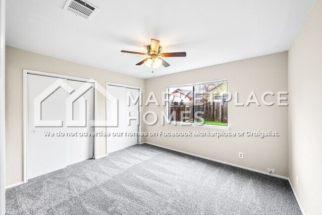 Building Photo - 1001 Greenbriar Loop