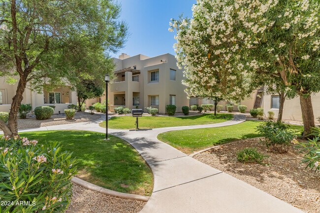 Building Photo - 11333 N 92nd St