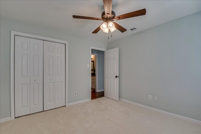 Building Photo - 1316 Maple Leaf Ct