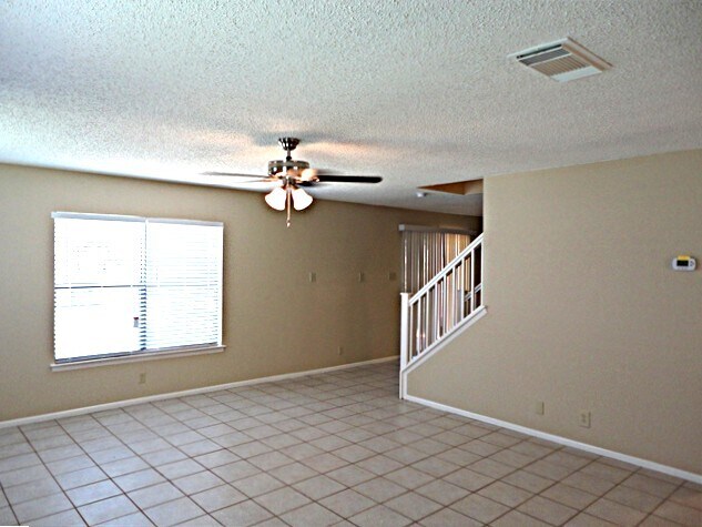 Building Photo - 13038 Woller Vly