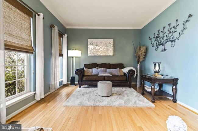 Building Photo - 144 Edgar Rd