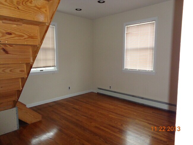 Building Photo - 2 Ridgeway Blvd