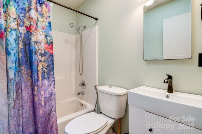 Building Photo - 4155 Turnpike Rd