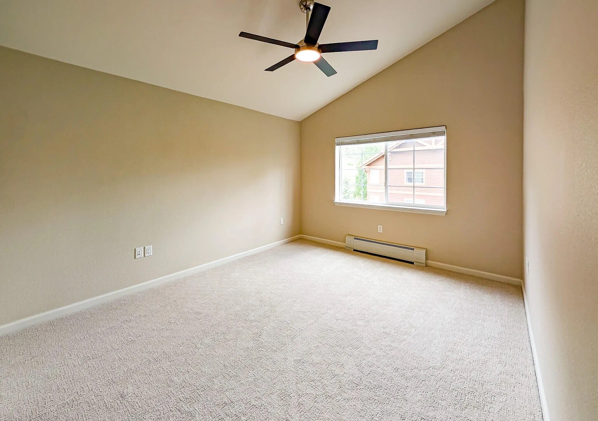 Master Bedroom - 612 River View Drive