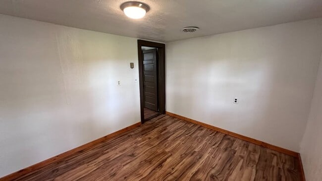 Building Photo - Beautifully Updated Country Home in Iuka, IL