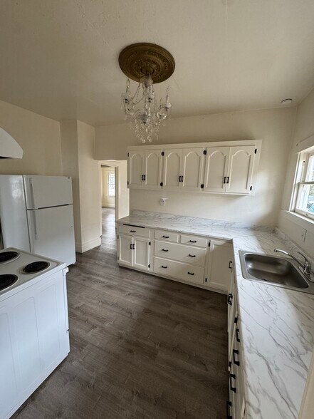 Kitchen (Laundry door) - 102 N 14th St