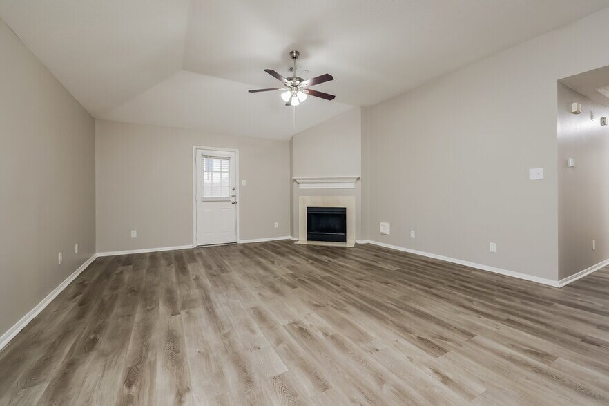 Building Photo - 18718 Timber Trace Dr