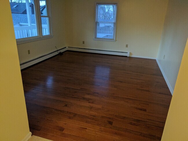 (30A) Bedroom3 - 30 Front St