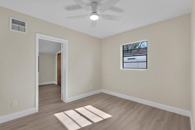 Building Photo - 7514 Mandarin Dr