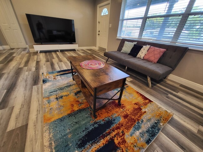 Building Photo - Lime Way