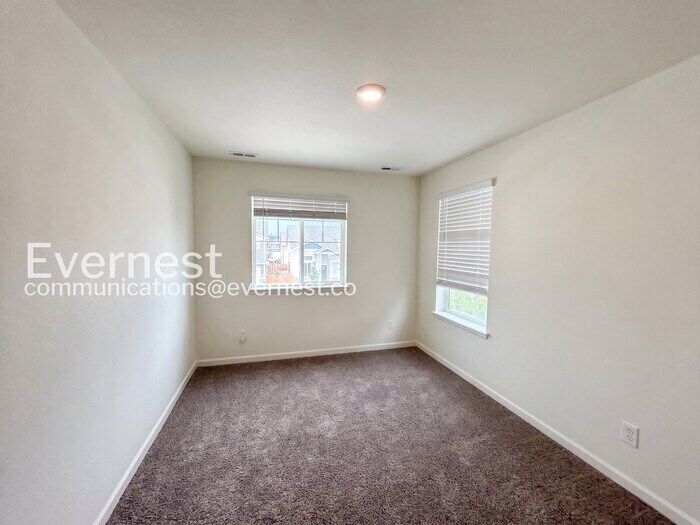 Building Photo - 10477 Castor Dr