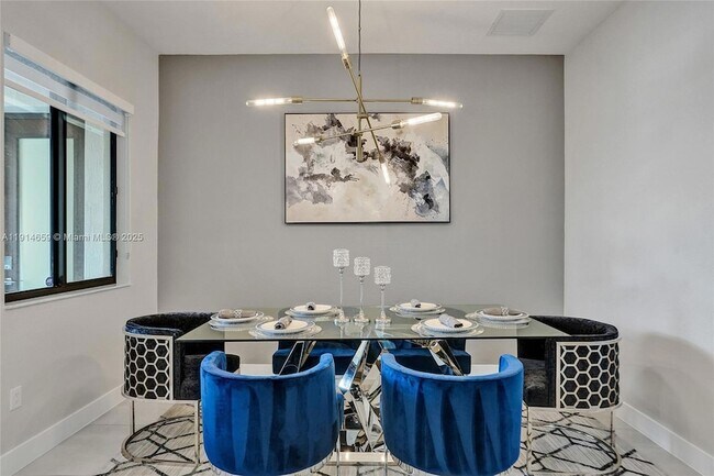 Building Photo - 10795 Oceano Wy