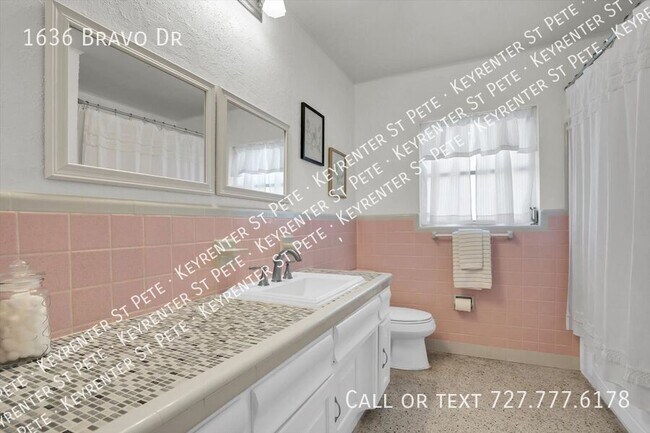 Building Photo - 1636 Bravo Dr