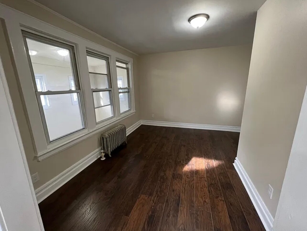 1st Room - 74 Smith St