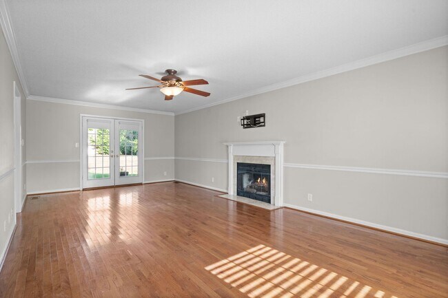 Building Photo - Pet Friendly Three Bedroom in Sango!