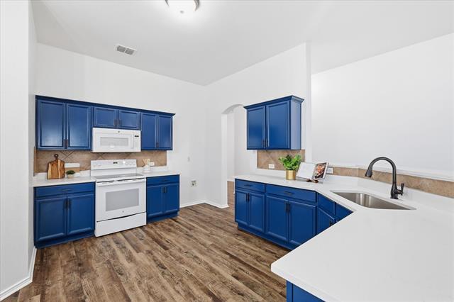 Building Photo - 2825 Saddlebred Trail