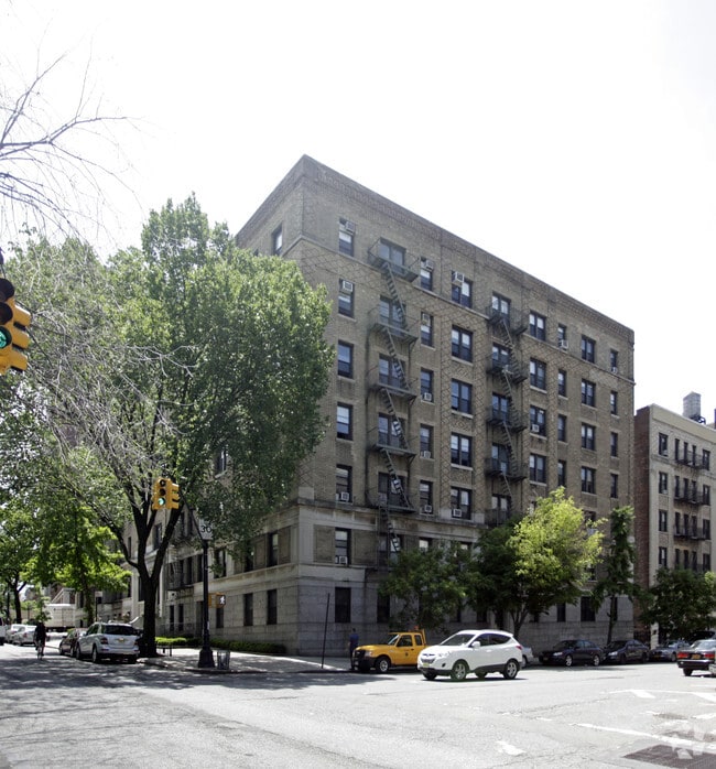 Building Photo - St Valier