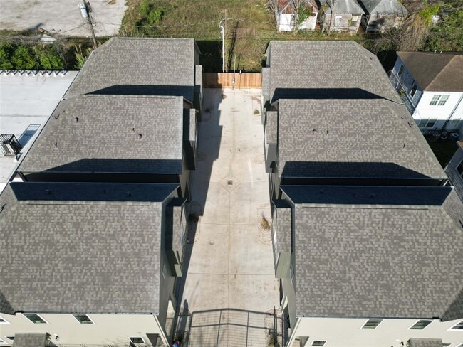 Building Photo - 3011 Truxillo St