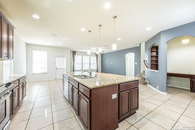 Building Photo - 12606 Texas Gold