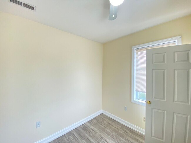 Building Photo - 289 Merrimack St