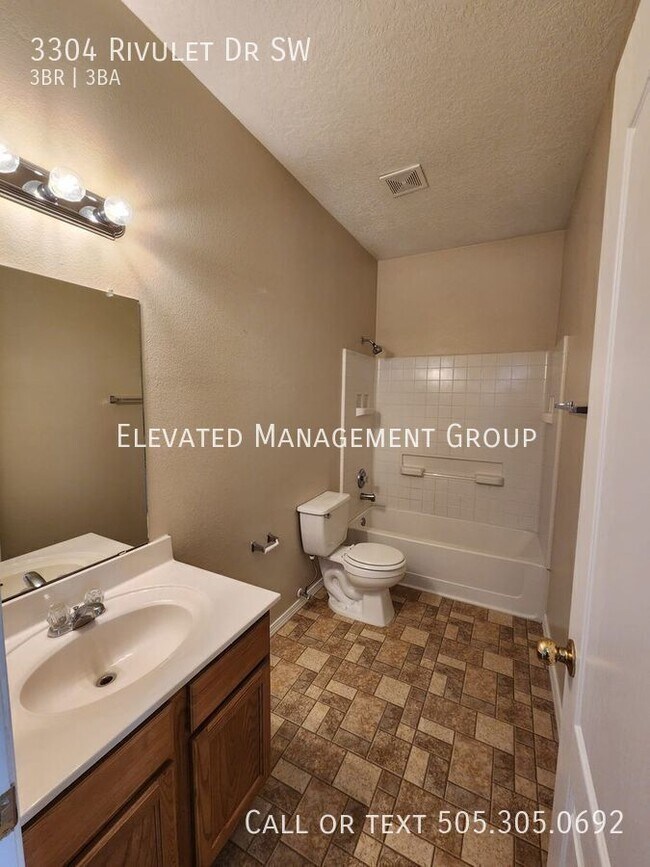 Building Photo - 3304 Rivulet Dr SW