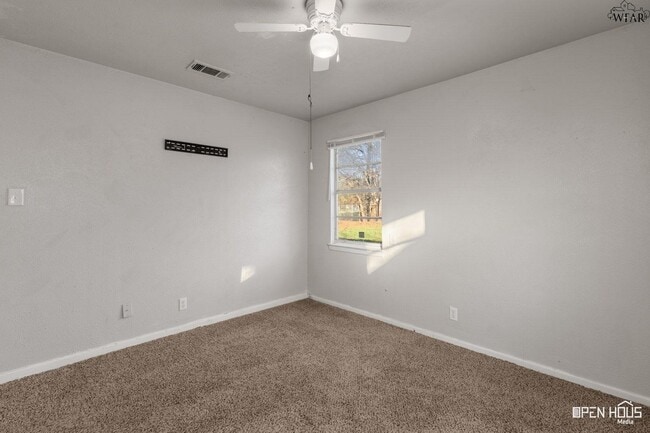 Building Photo - 1411 Deville St