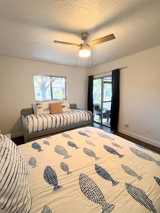 Building Photo - Welcome to Your Dream Home in the Heart of Largo!